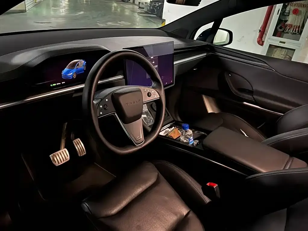 Tesla Model X — фото 2