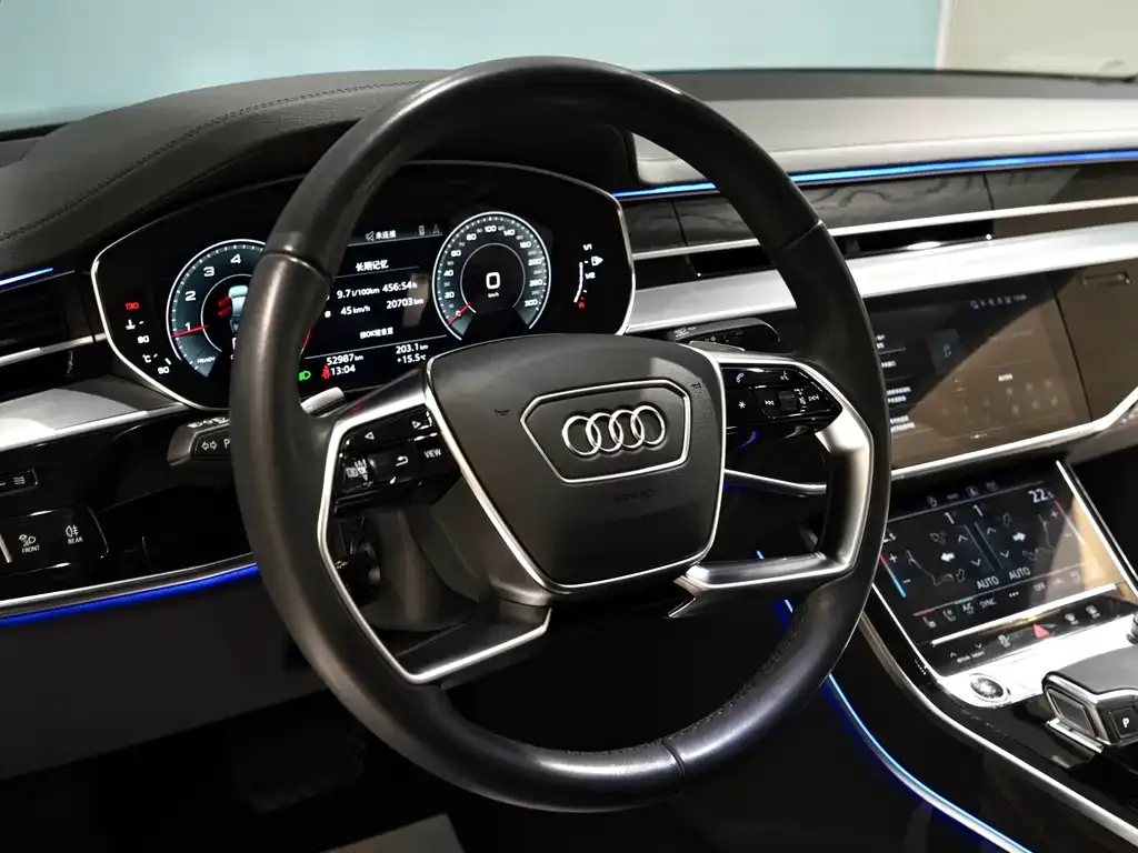Audi A8 — фото 10