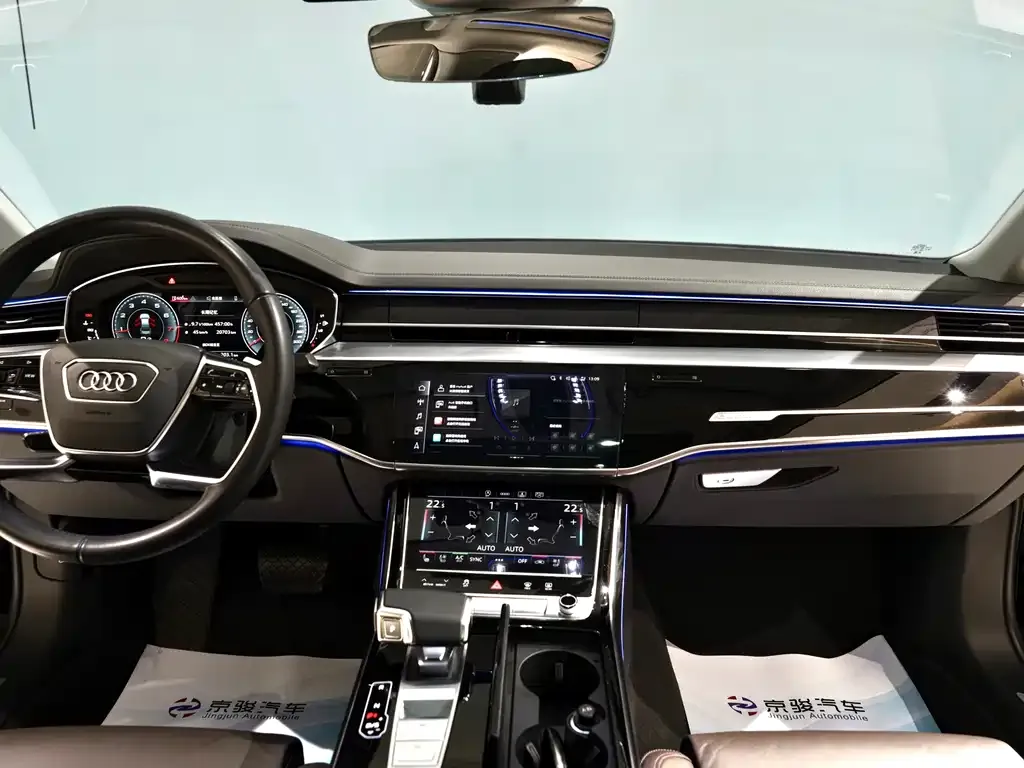 Audi A8 — фото 5