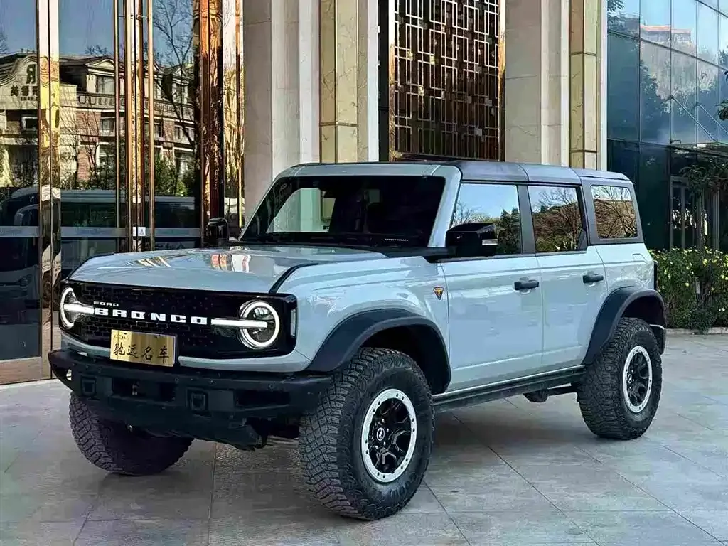 Ford Bronco — фото 1