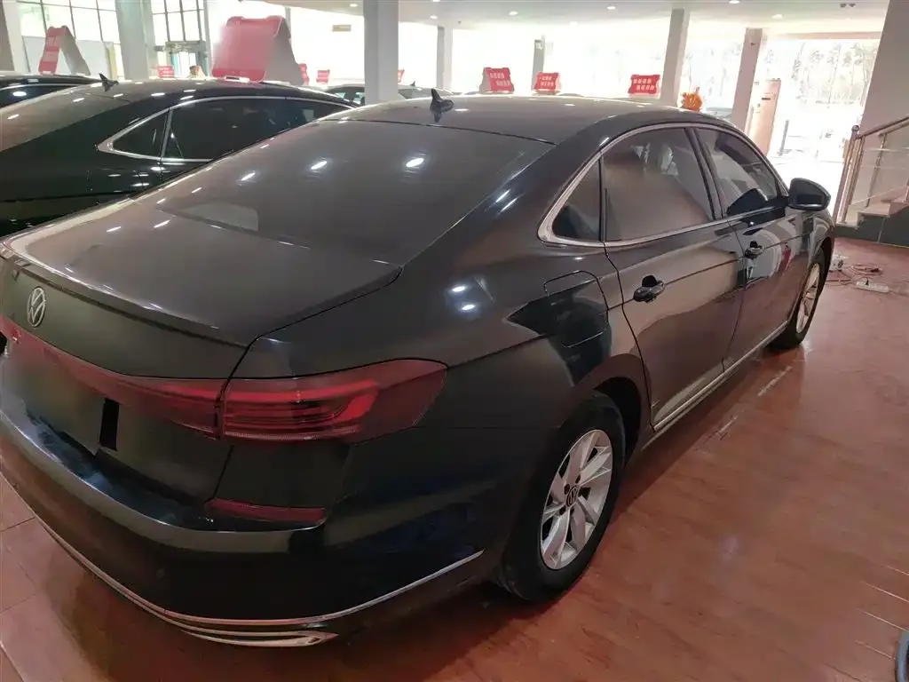 Volkswagen Passat 2023 из CN, фото 8