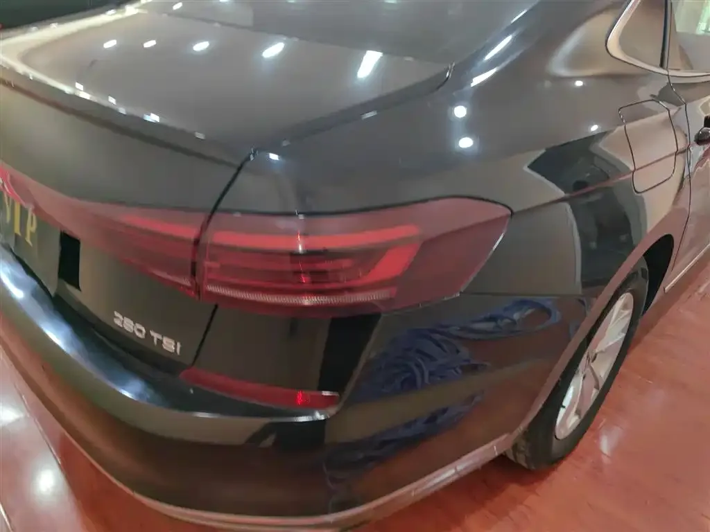 Volkswagen Passat 2023 из CN, фото 10
