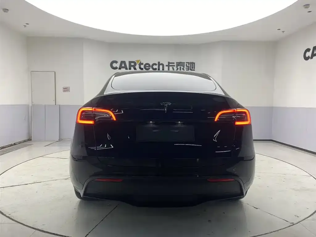 Tesla Model Y 2024 из CN, фото 2