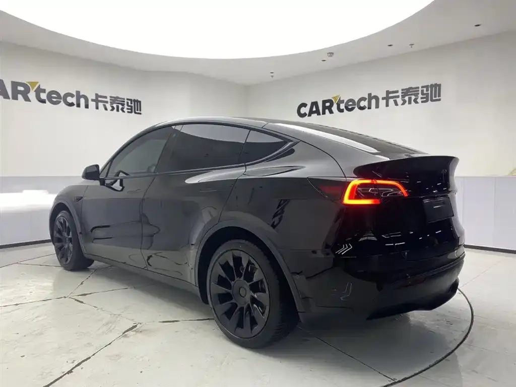 Tesla Model Y 2024 из CN, фото 5