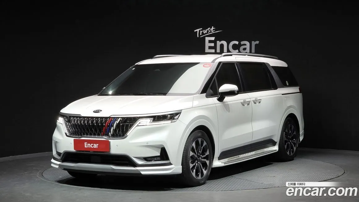 Kia Carnival — фото 1
