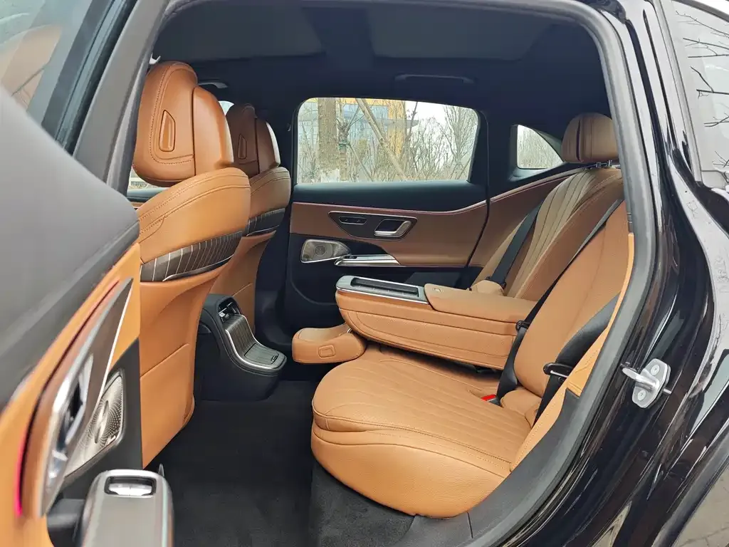 Mercedes-Benz E-Class 2024 из CN, фото 2