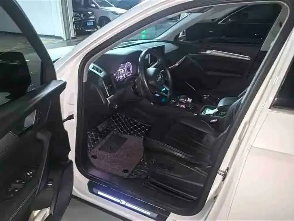 Audi Q5L 2021 из CN, фото 3