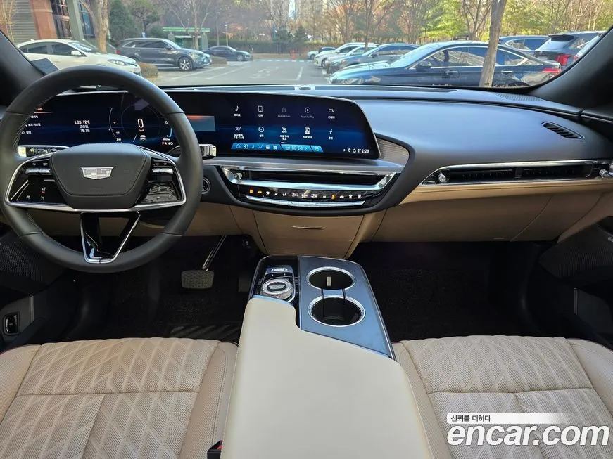 Cadillac Lyriq 2025 из KR, фото 10