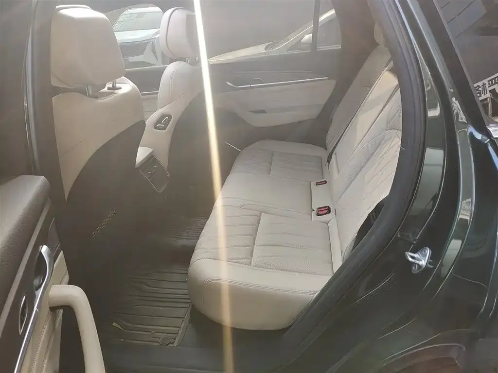 Geely Xingyue L 2024 из CN, фото 2
