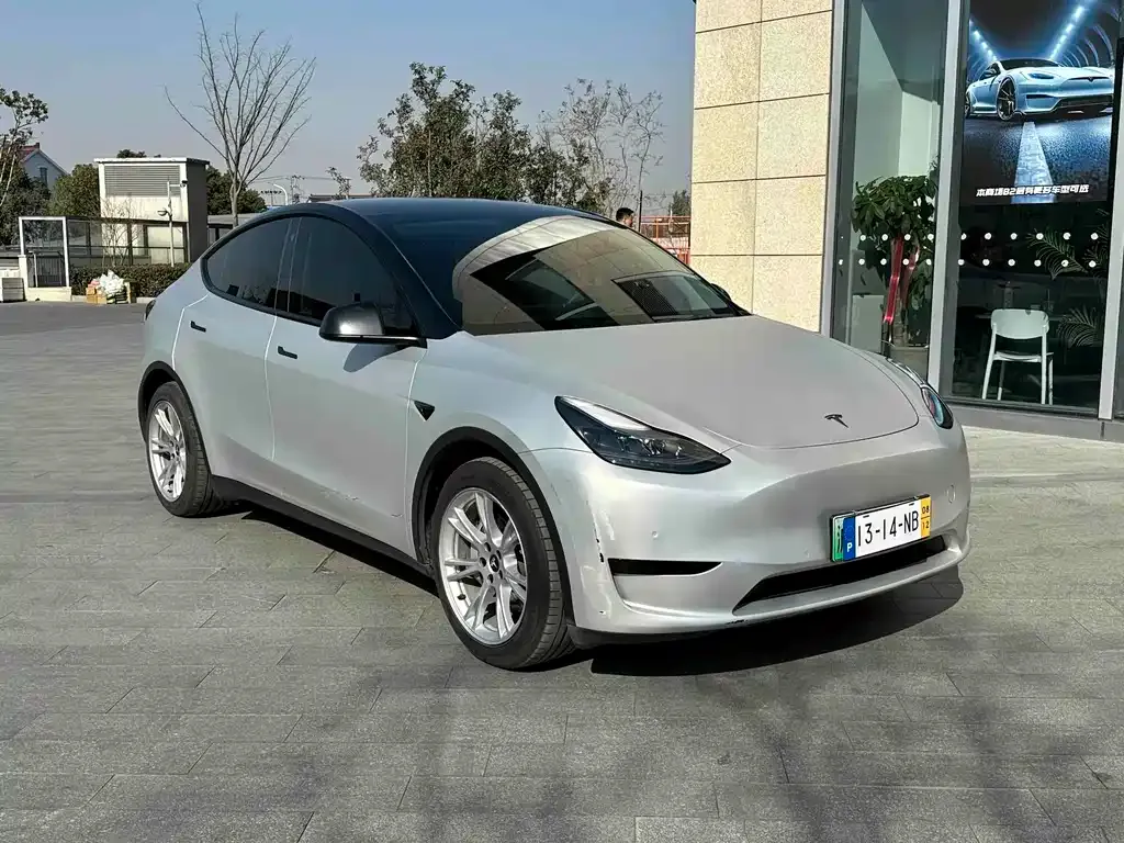Tesla Model Y — фото 4