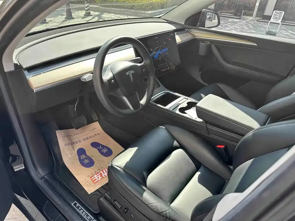 Tesla Model Y — фото 2