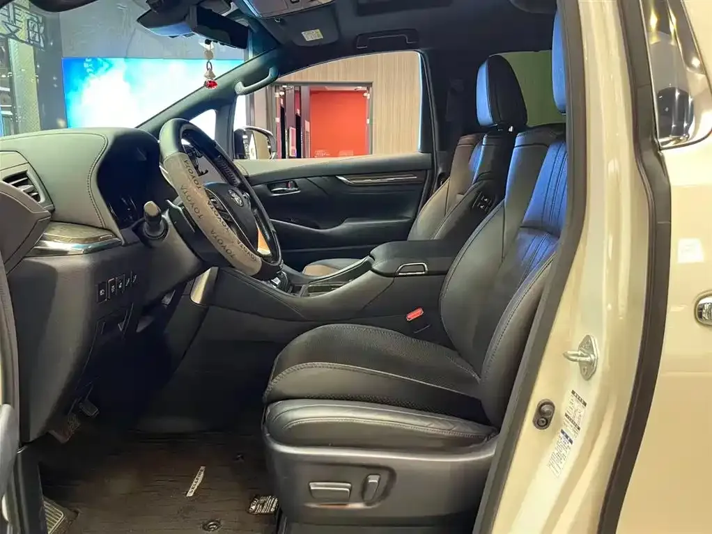 Toyota Alphard 2022 из CN, фото 4