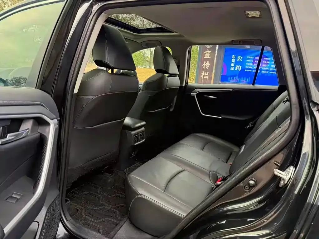 Toyota RAV4 2021 из CN, фото 5