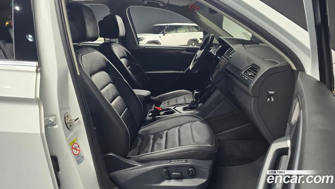 Volkswagen Tiguan — фото 10