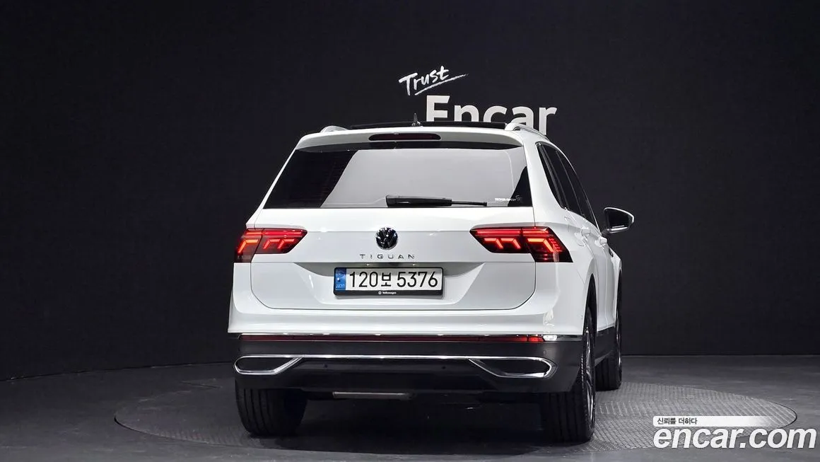 Volkswagen Tiguan — фото 5