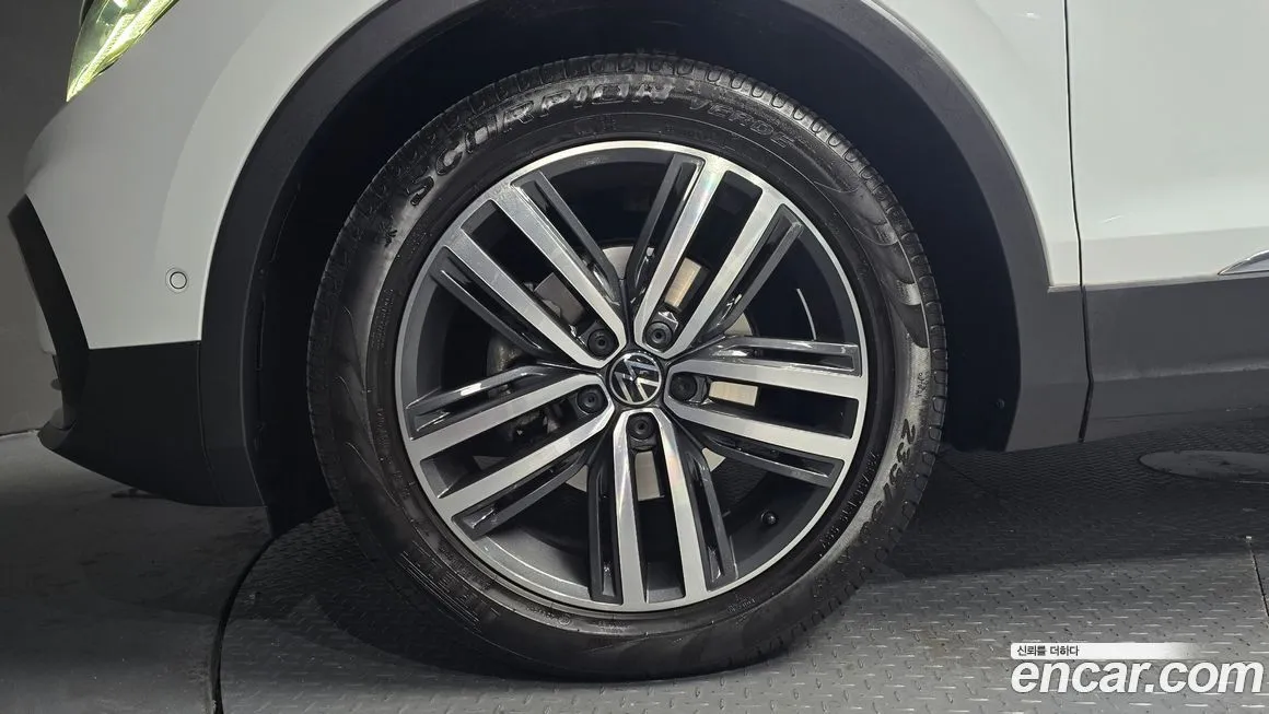 Volkswagen Tiguan — фото 2