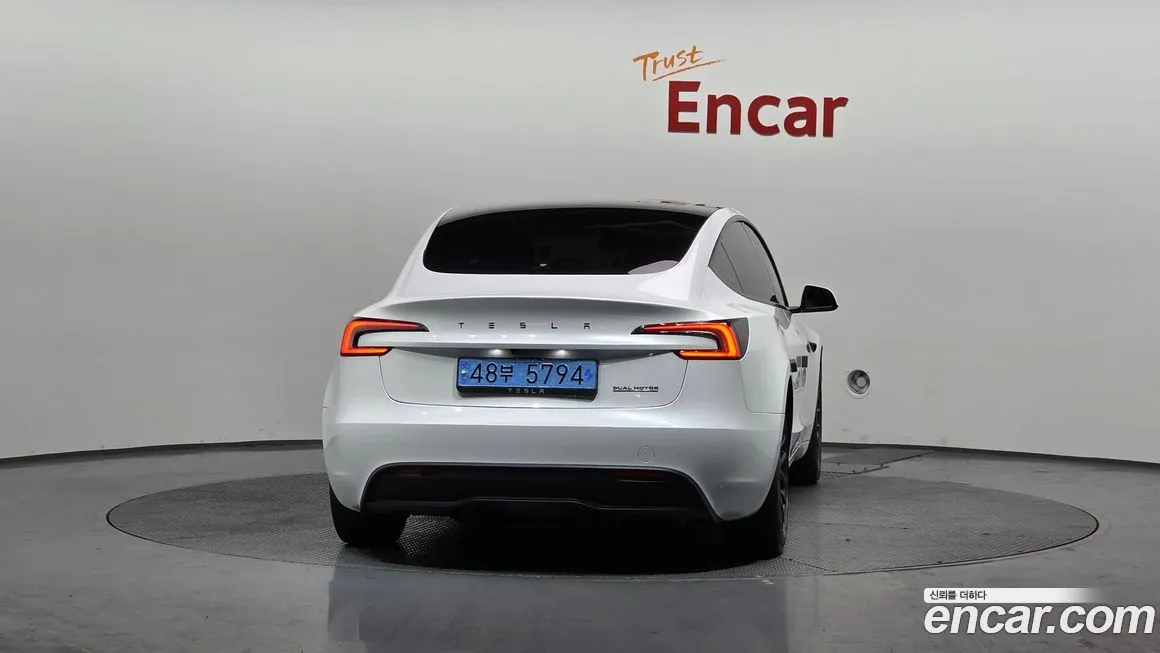 Tesla Model 3 — фото 10