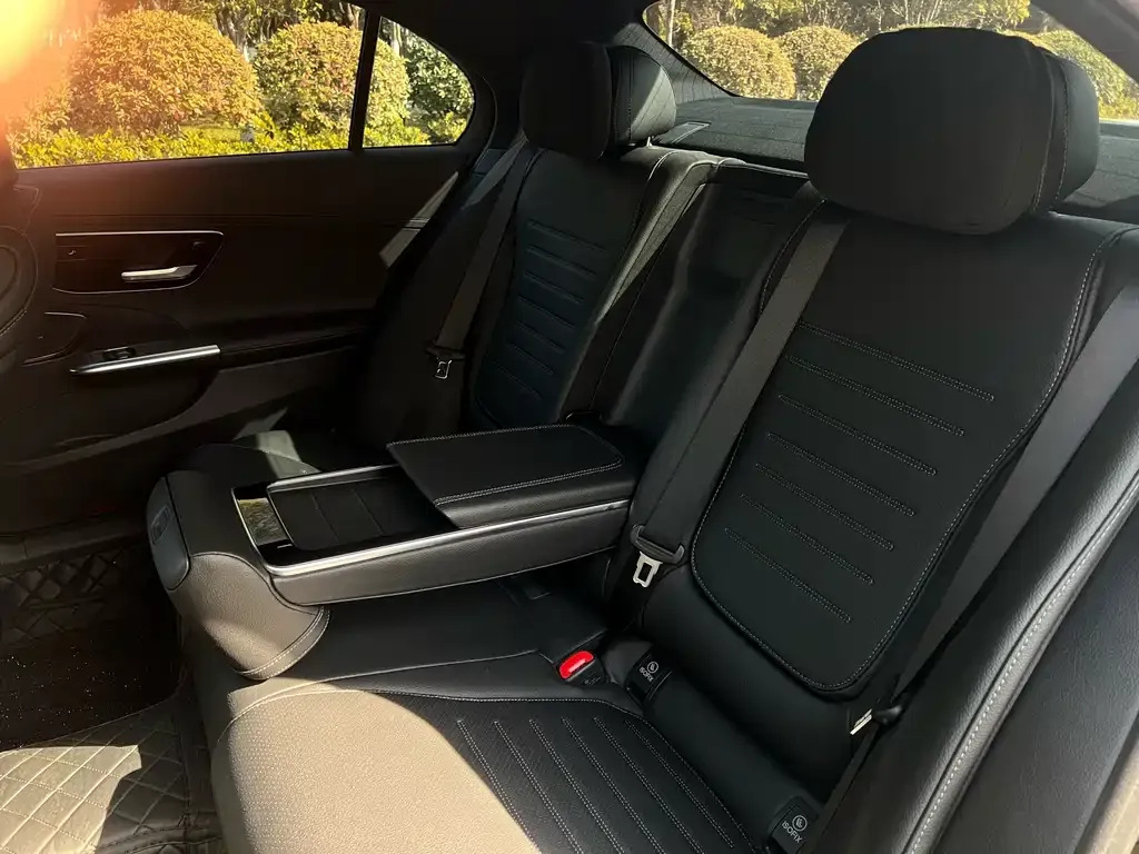 Mercedes-Benz C-Class 2023 из CN, фото 2