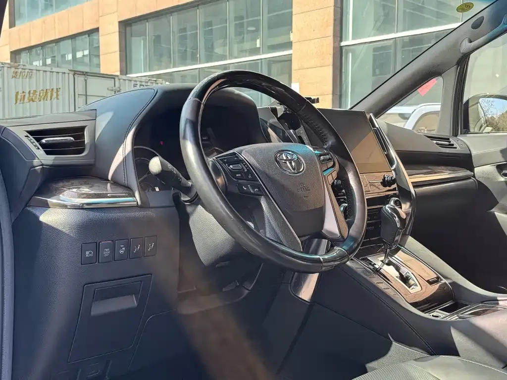 Toyota Alphard 2021 из CN, фото 2