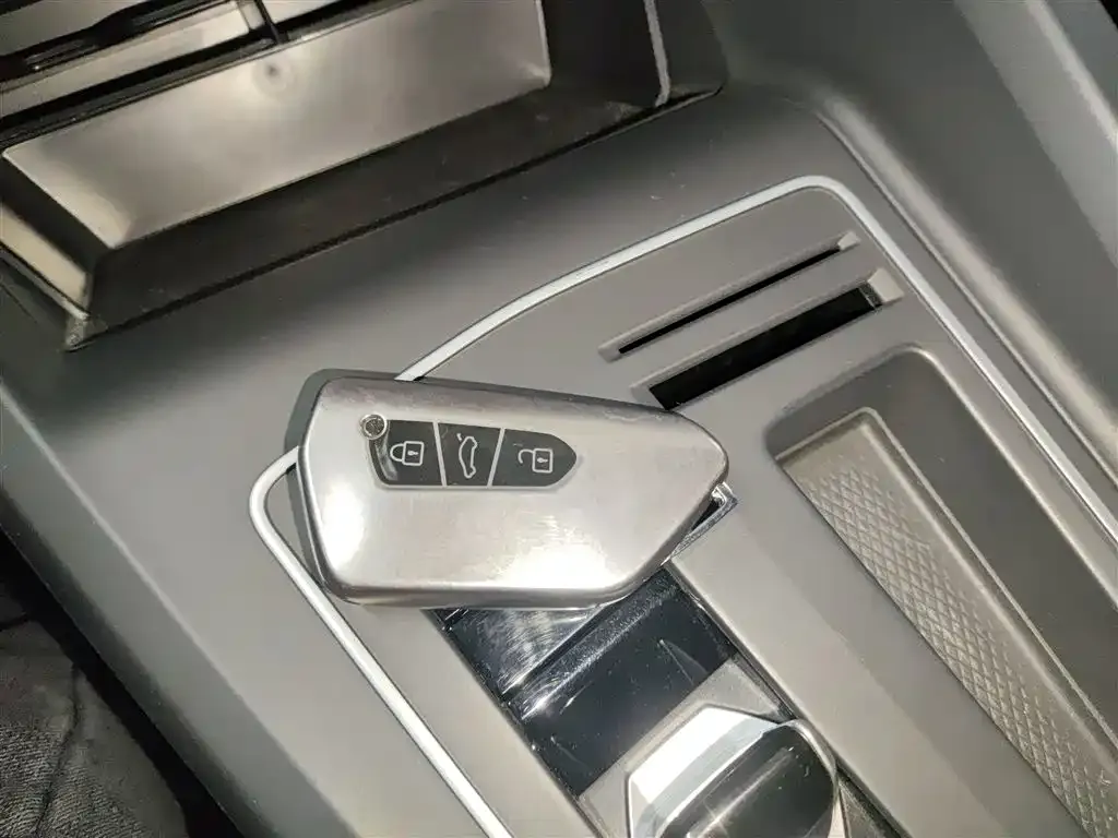 Volkswagen Golf 2021 из CN, фото 8
