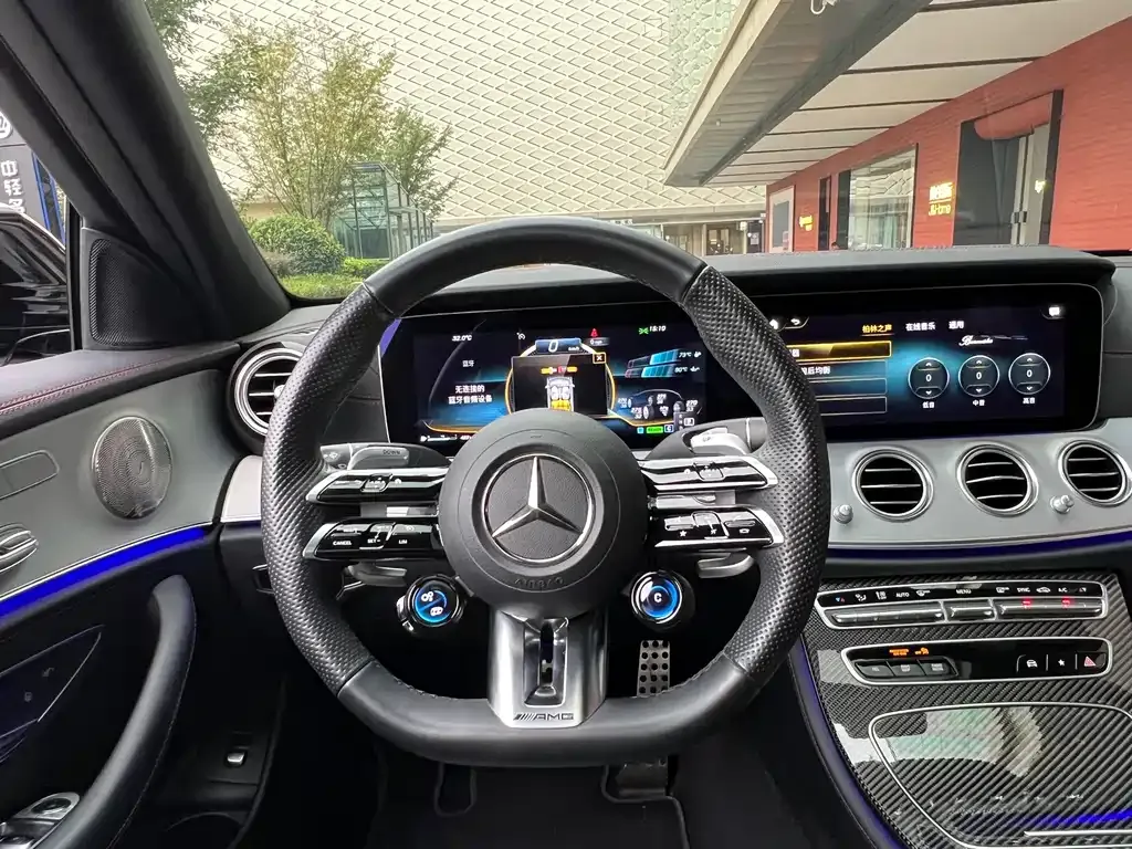Mercedes-Benz E-Class AMG — фото 10