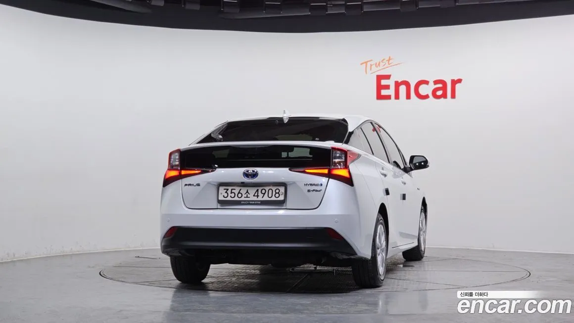 Toyota Prius 2021 из KR, фото 4