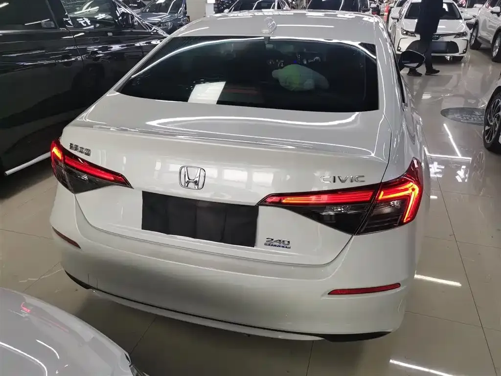 Honda Civic — фото 10