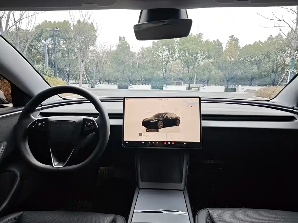Tesla Model 3 — фото 8