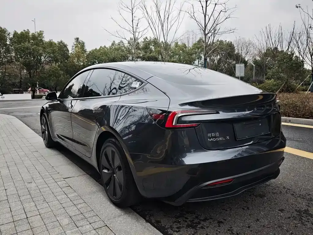 Tesla Model 3 — фото 6