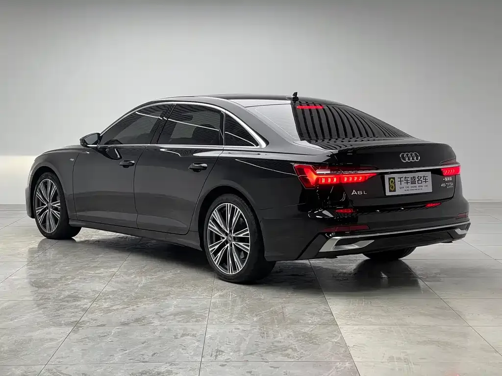 Audi A6L — фото 10