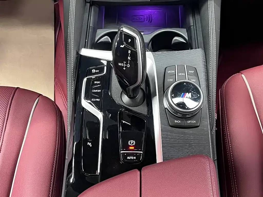 BMW 5 Series 2021 из CN, фото 7