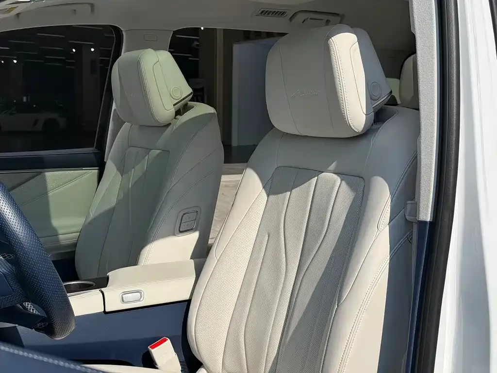 Buick GL8 Hybrid — фото 3