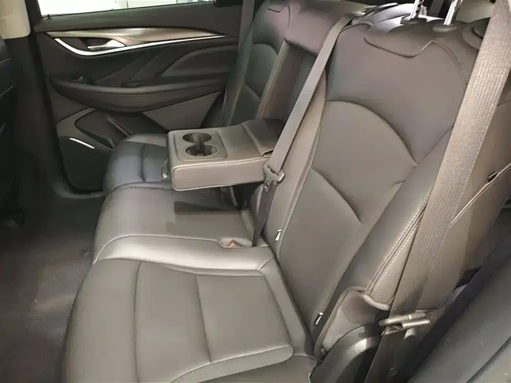 Buick Enclave 2021 из CN, фото 2