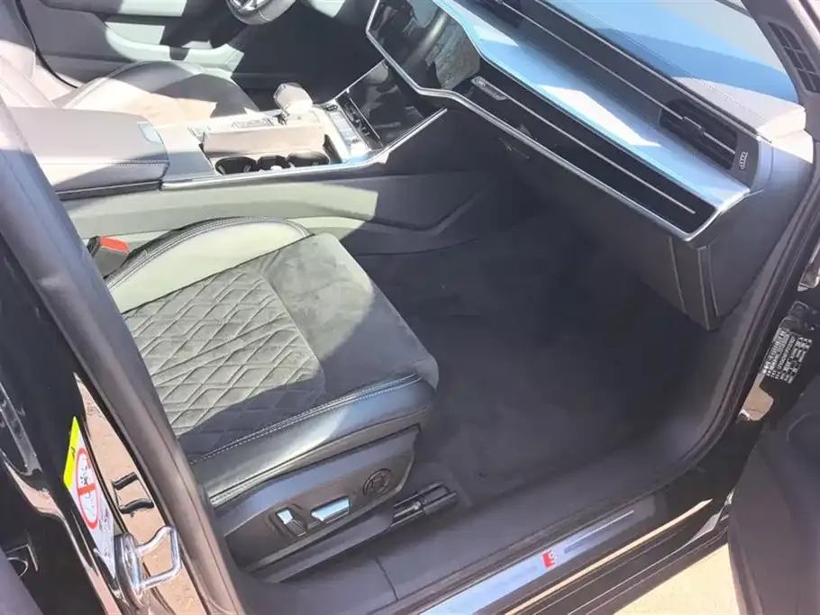 Audi A6L 2024 из CN, фото 8