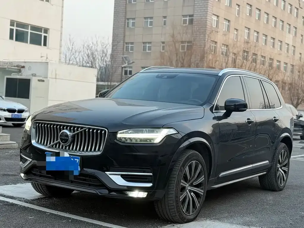 Volvo XC90 — фото 1