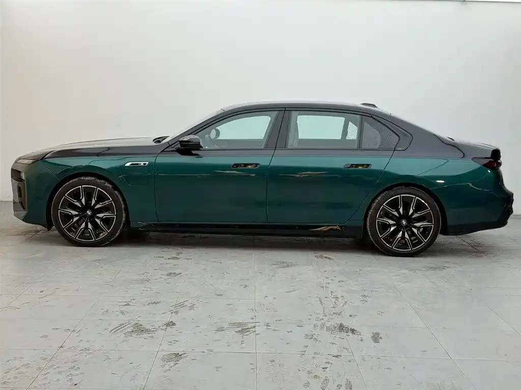 BMW i7 M70L 2024 из CN, фото 5