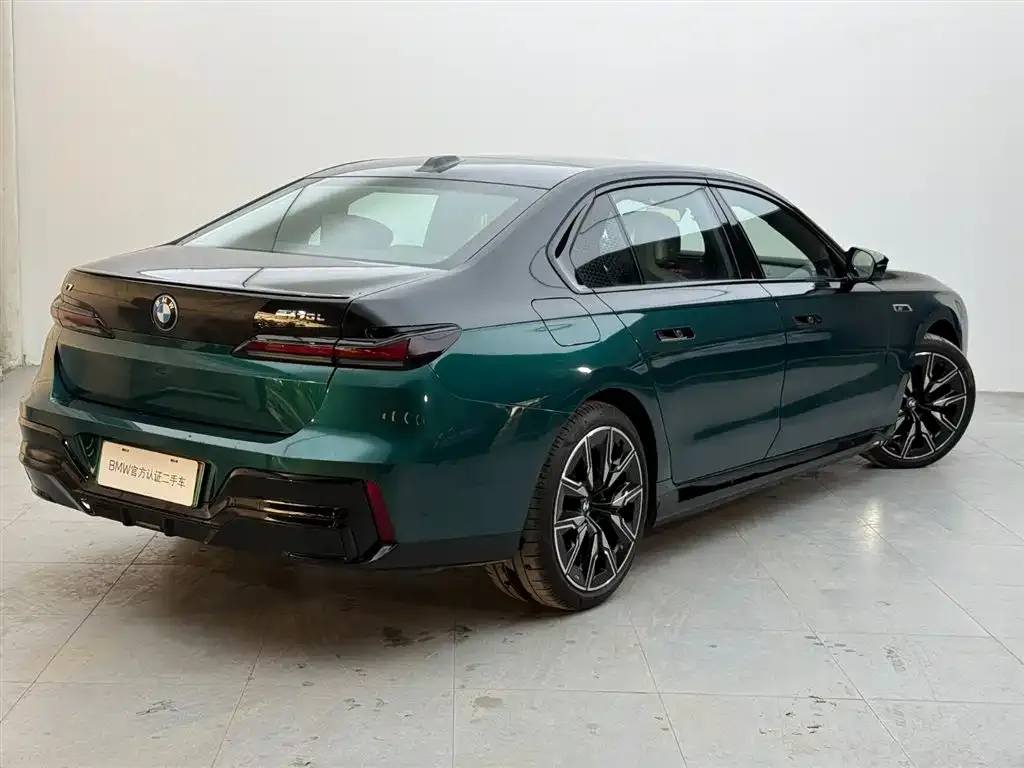 BMW i7 M70L 2024 из CN, фото 7