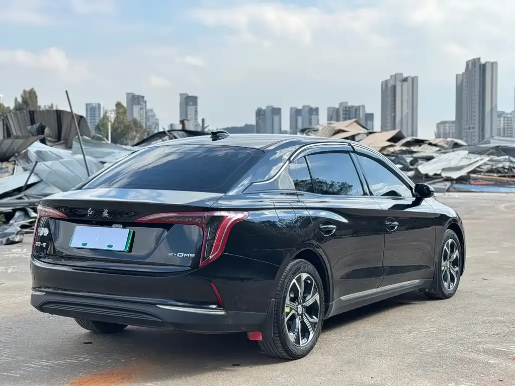 Hongqi E-QM5 — фото 6