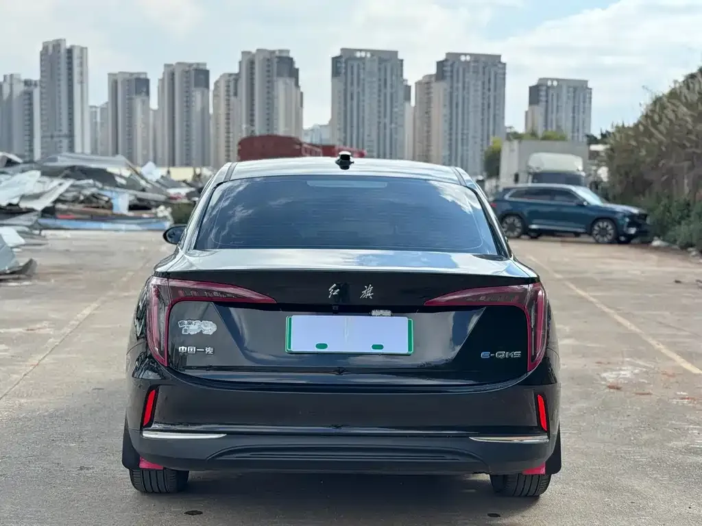 Hongqi E-QM5 — фото 2