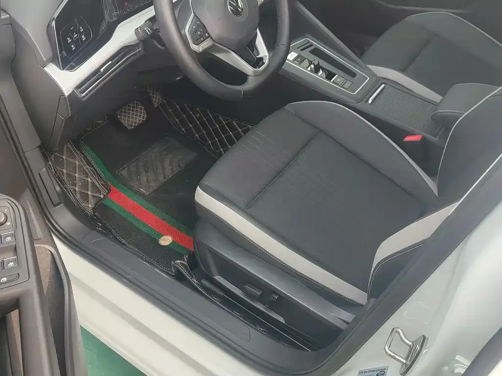 Volkswagen Golf 2022 из CN, фото 2