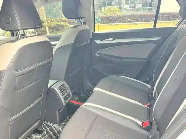 Volkswagen Golf 2022 из CN, фото 3