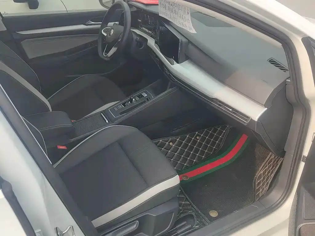 Volkswagen Golf 2022 из CN, фото 8