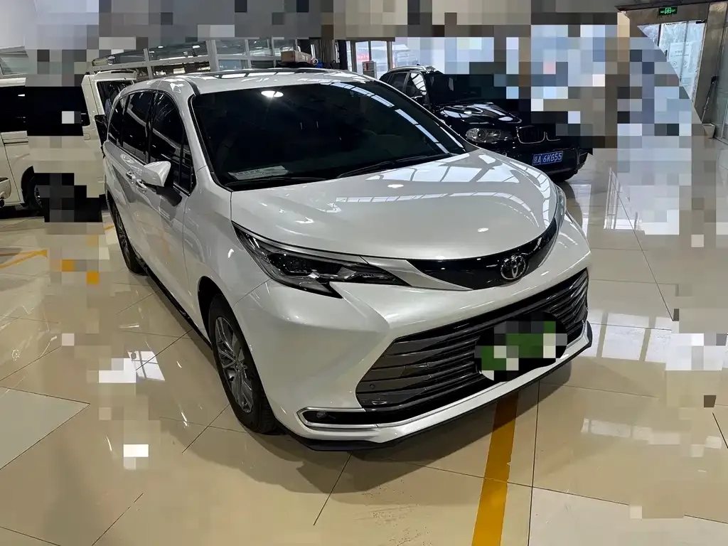 Toyota Sienna 2025 из CN, фото 1