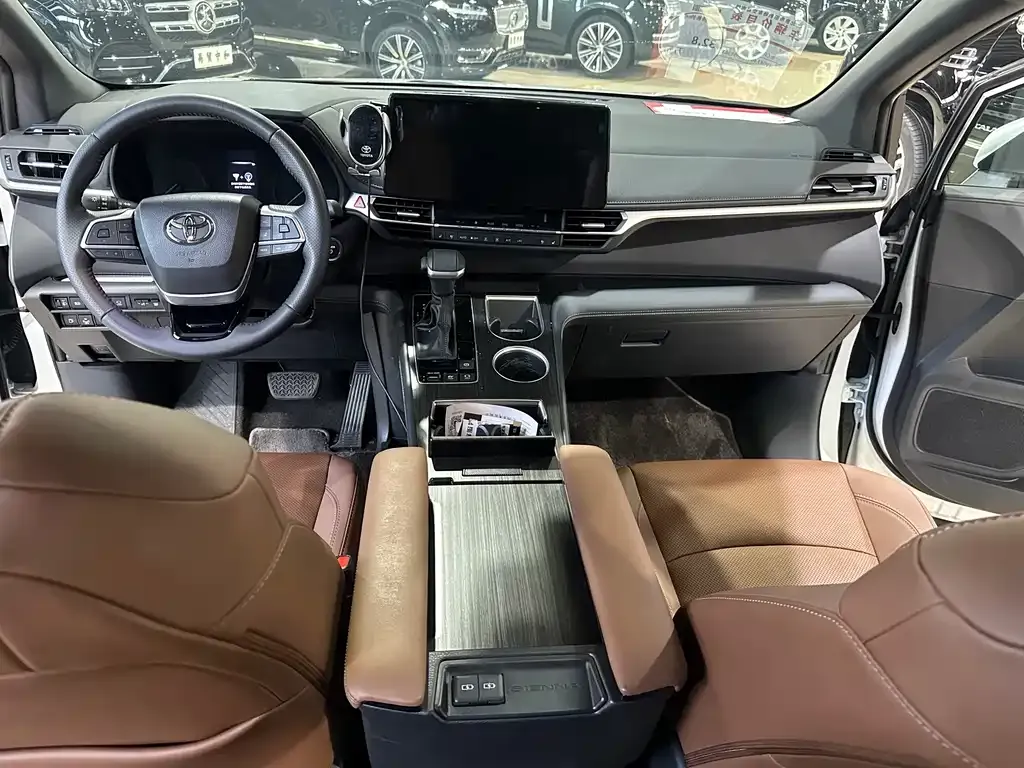 Toyota Sienna 2025 из CN, фото 9