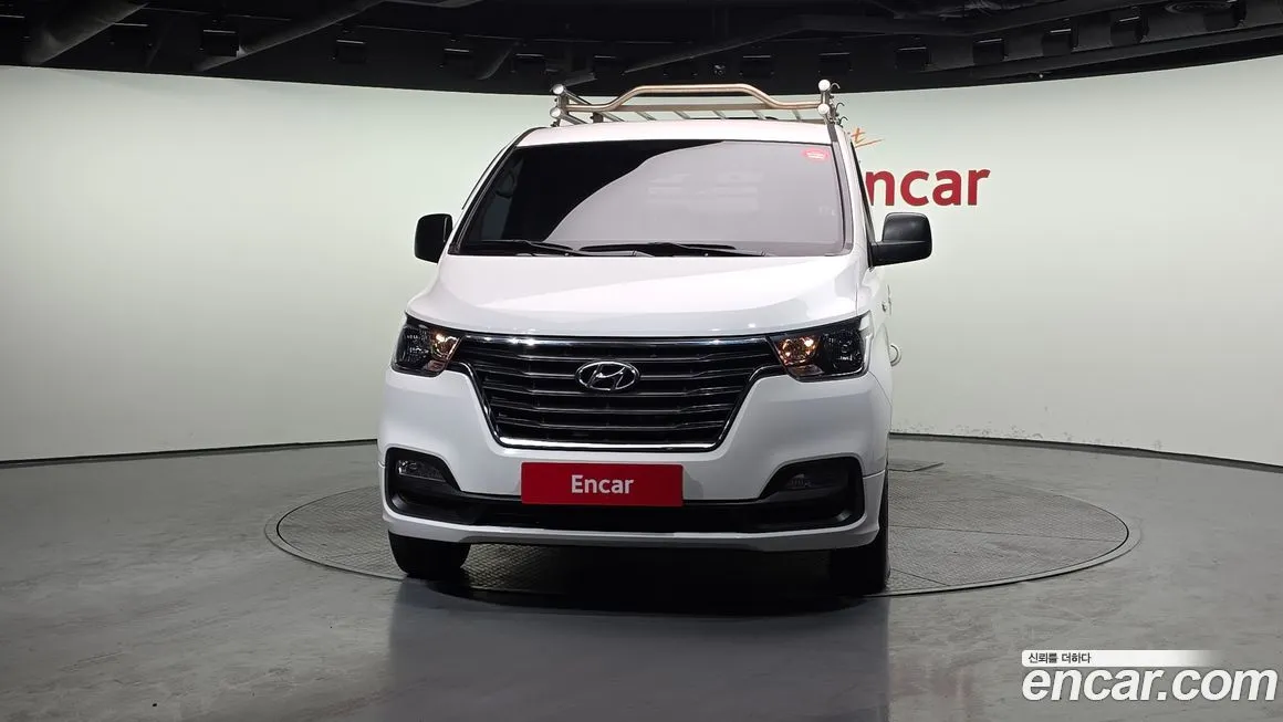 Hyundai Starex — фото 2