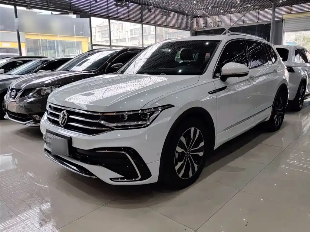 Volkswagen Tiguan L 2023 из CN, фото 1