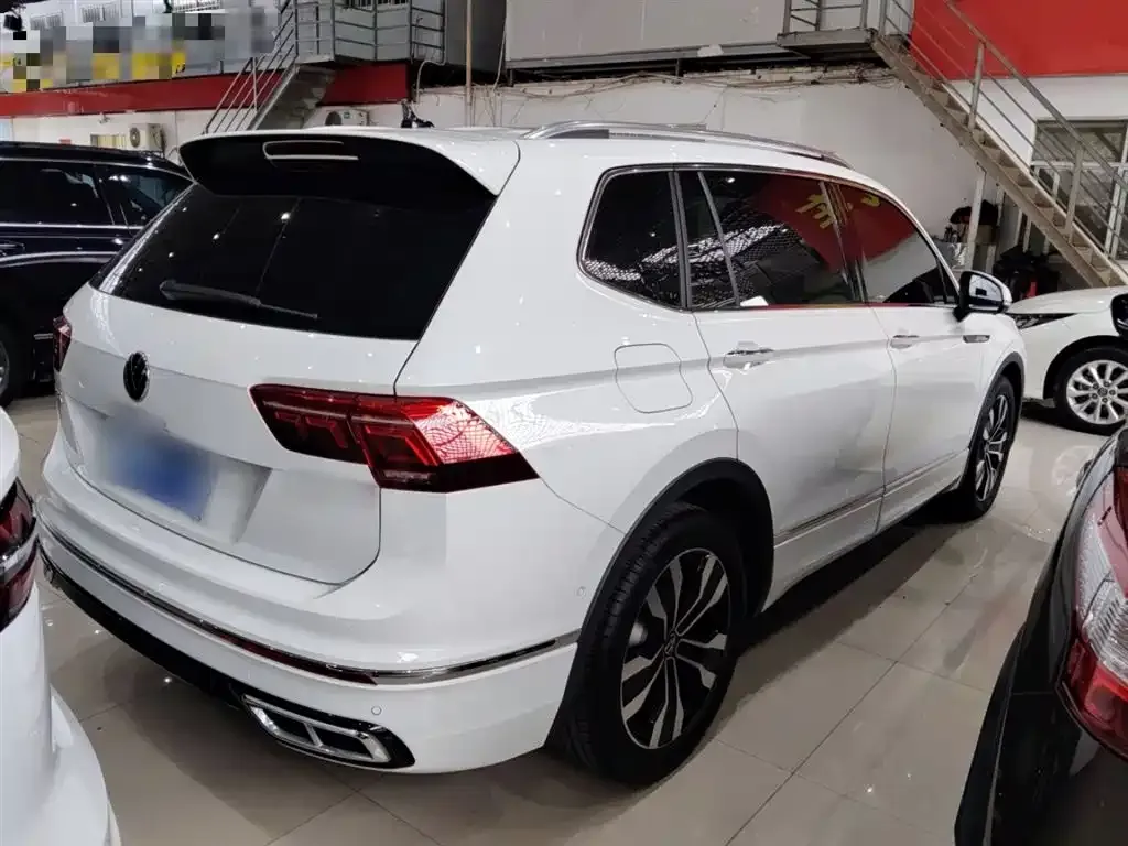 Volkswagen Tiguan L 2023 из CN, фото 2