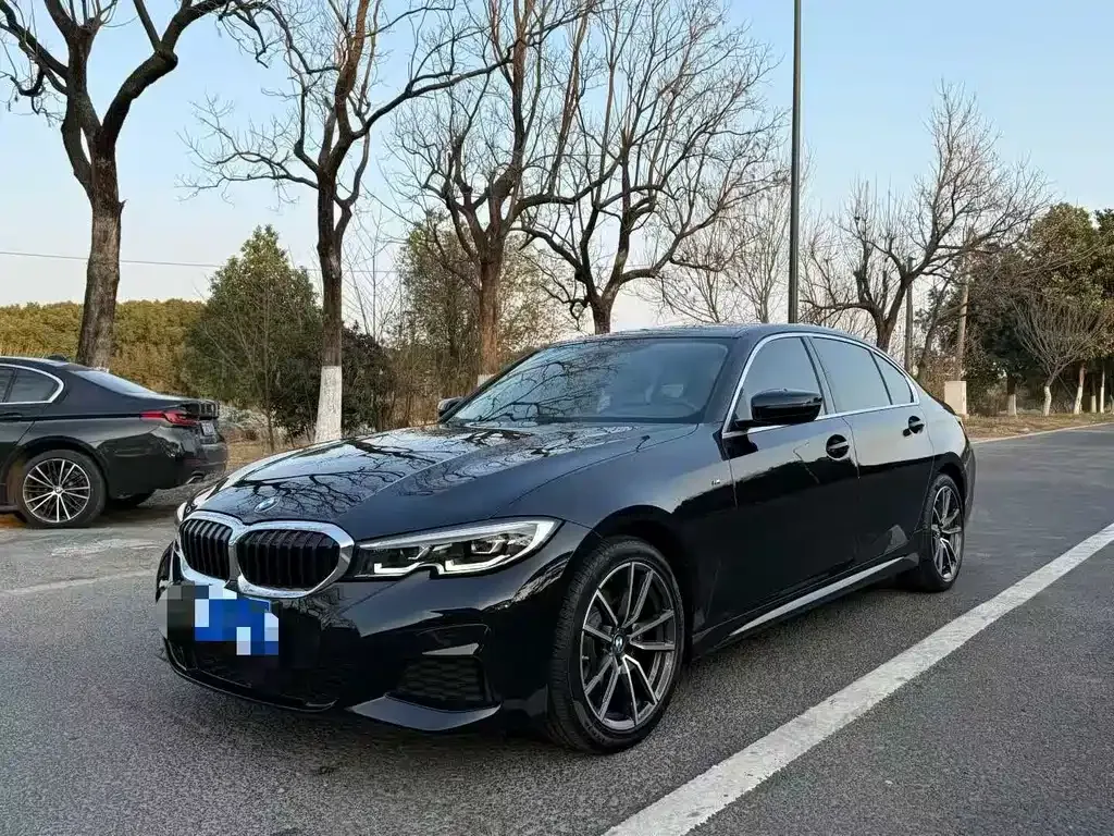 BMW 3 Series 2022 из CN, фото 1