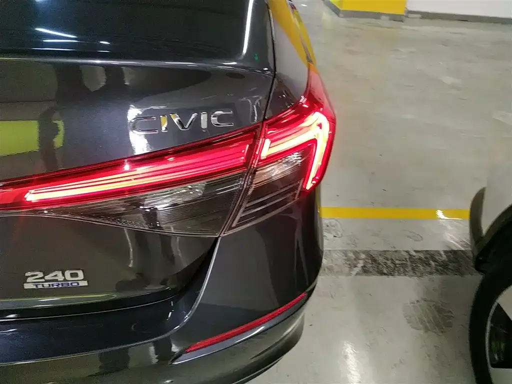Honda Civic — фото 10