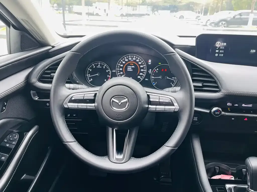 Mazda 3 Axela 2024 из CN, фото 2